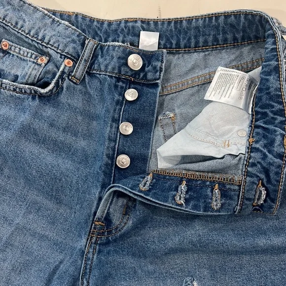 Divided by H & M distressed jeans size 6 - Picture 5 of 8